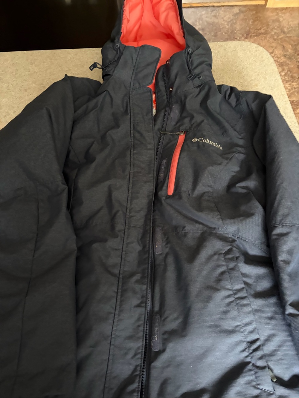 Women’s Columbia charcoal gray Ski Jacket with salmon Lining